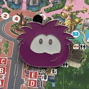Disney club penguin purple puffle pin